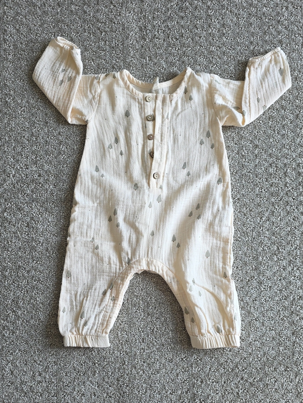 Quincy Mae Cream Muslin Romper | 3-6M
